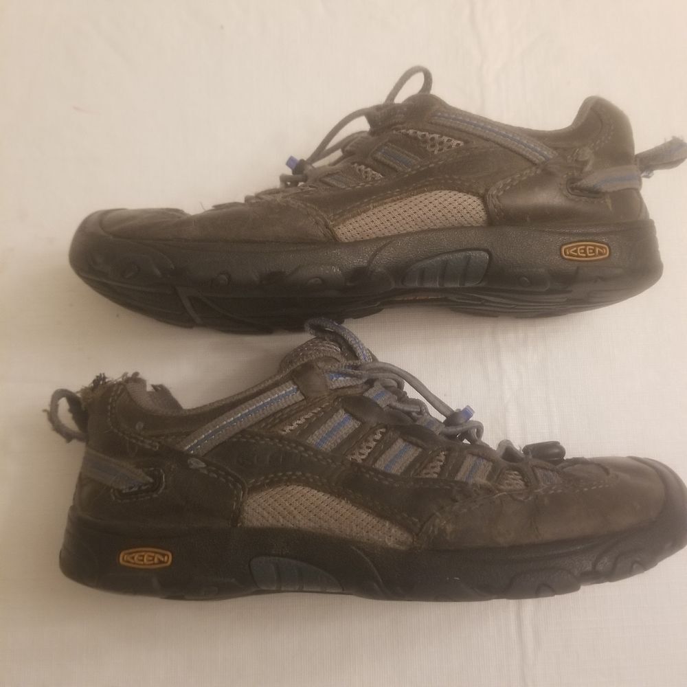 Keen Koven Low Top Hiking Shoes Easy Lace for Girls Grey and Blue Size 4
